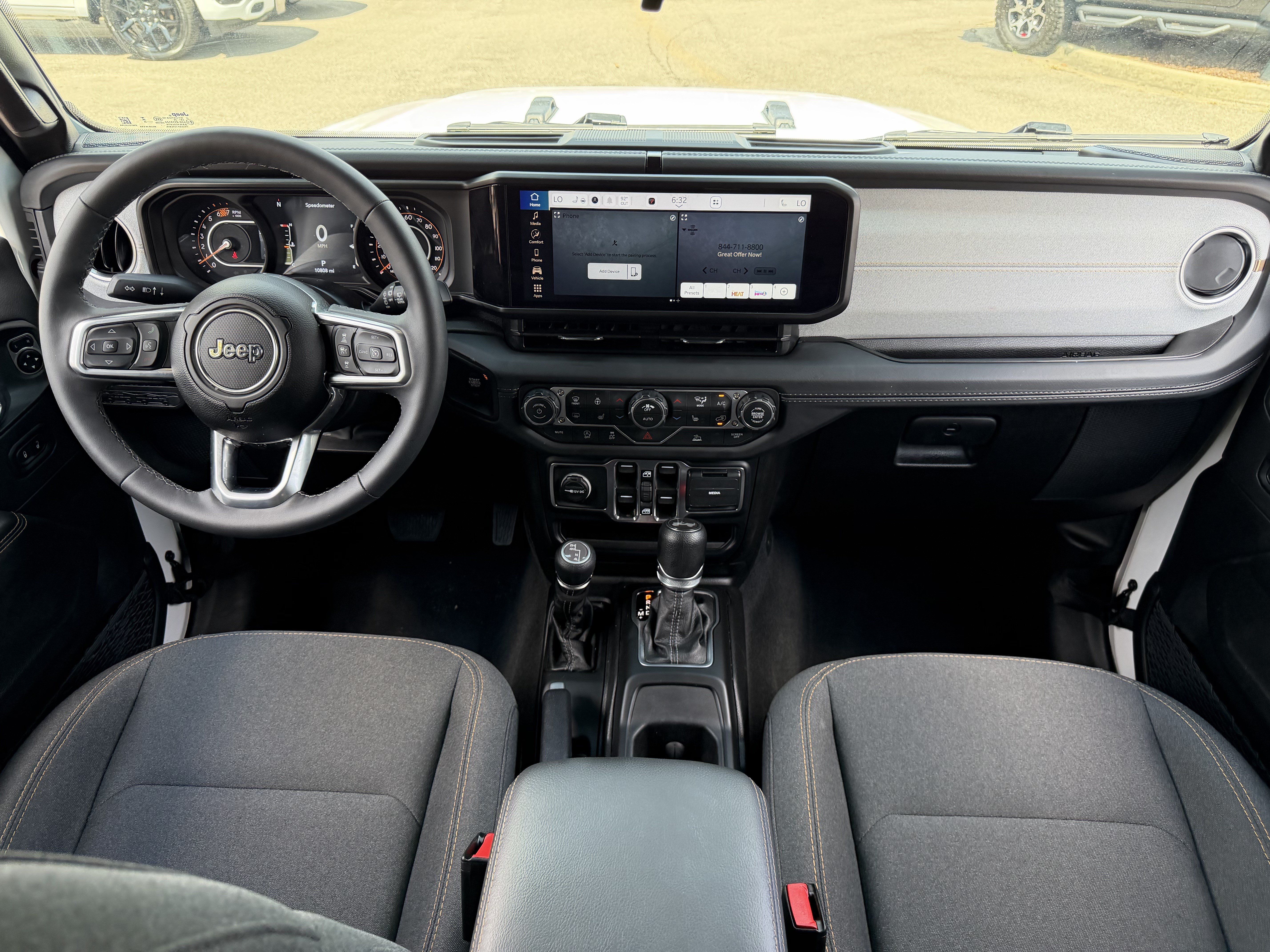 Used 2026 Jeep Wrangler Unlimited Sahara AWD/4WD image 31