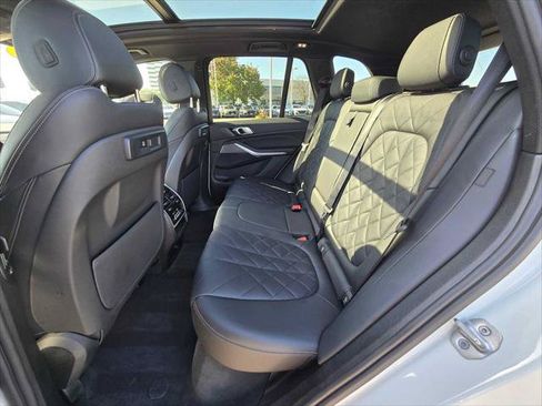 Used 2023 BMW X5 xDrive40i w/ Parking Assistance Package AWD/4WD image 16
