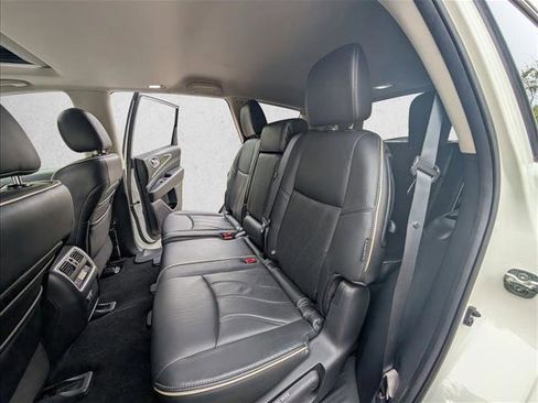 Used 2019 INFINITI QX60 Luxe w/ Essential Package AWD/4WD image 22