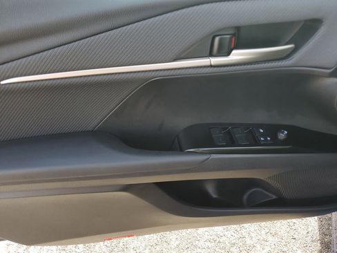 Used 2025 Toyota Camry SE w/ Convenience Package image 20