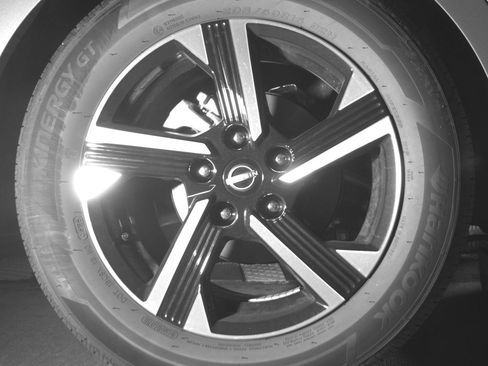 Used 2025 Nissan Sentra SV image 15