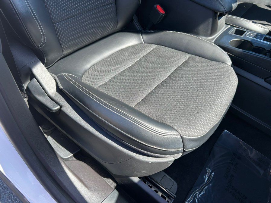 Used 2023 Ford Escape SE FWD image 34
