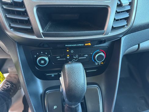 Used 2022 Ford Transit Connect XL image 21