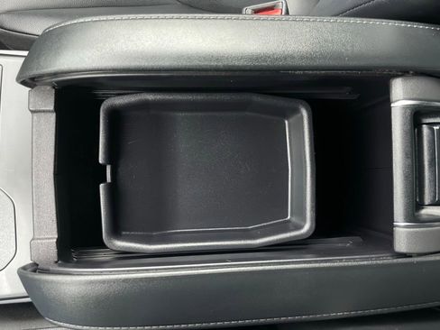 Used 2023 Toyota Highlander XLE image 21