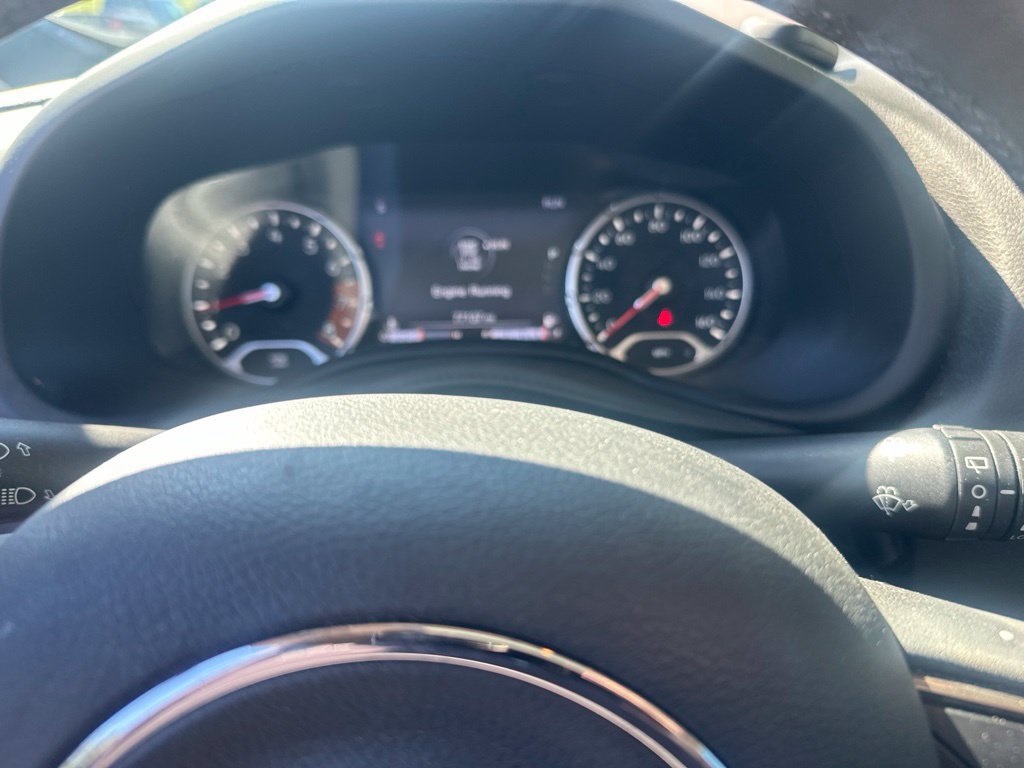Certified 2022 Jeep Renegade Latitude w/ Sun/Sound Group AWD/4WD image 12