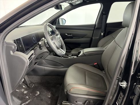 Certified 2025 Hyundai Santa Cruz Limited image 6