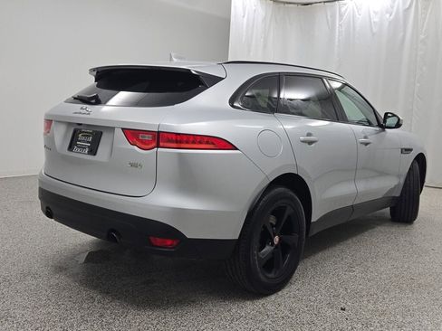 Used 2019 Jaguar F-PACE Premium image 12