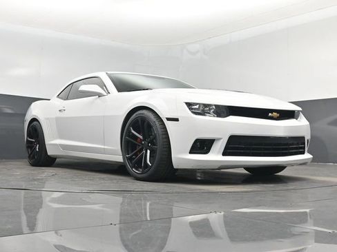 Used 2014 Chevrolet Camaro SS w/ SS Performance Package image 32
