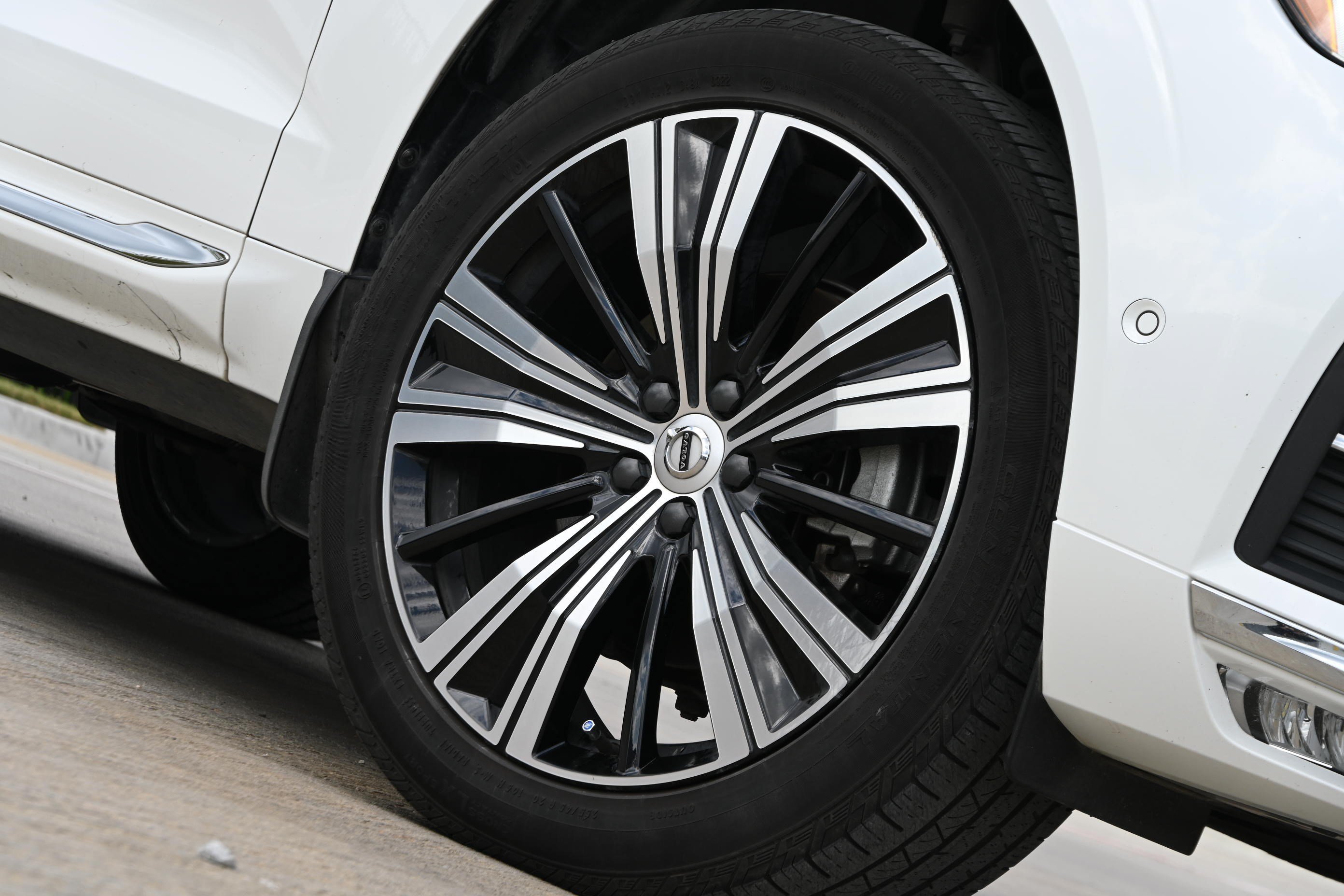 Used 2022 Volvo XC60 B5 Inscription w/ Advanced Package FWD image 11
