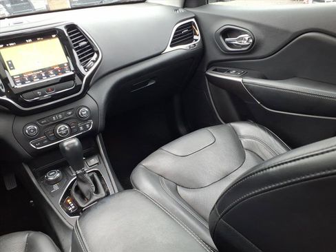 Used 2019 Jeep Cherokee Limited image 19