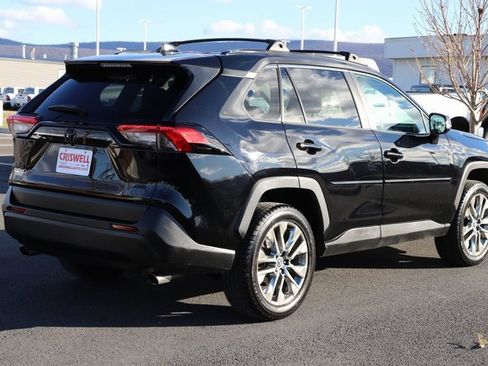 Used 2019 Toyota RAV4 XLE Premium image 6
