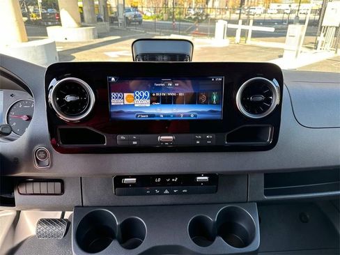 Used 2025 Mercedes-Benz Sprinter 2500 image 24