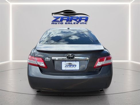 Used 2011 Toyota Camry XLE w/ SE/XLE Extra-Value Pkg FWD image 6