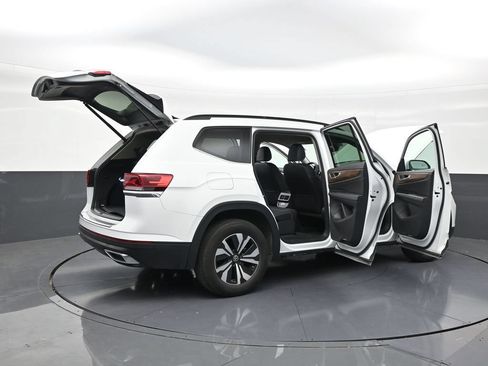 Used 2025 Volkswagen Atlas SE FWD image 28