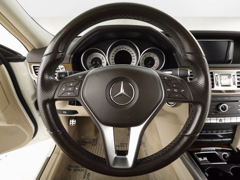 Used 2016 Mercedes-Benz E 350 4MATIC Sedan image 21