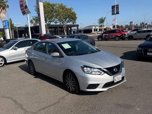 Used 2017 Nissan Sentra SV FWD image 3