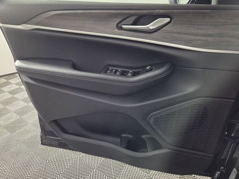 New 2026 Jeep Grand Cherokee L 2WD image 16