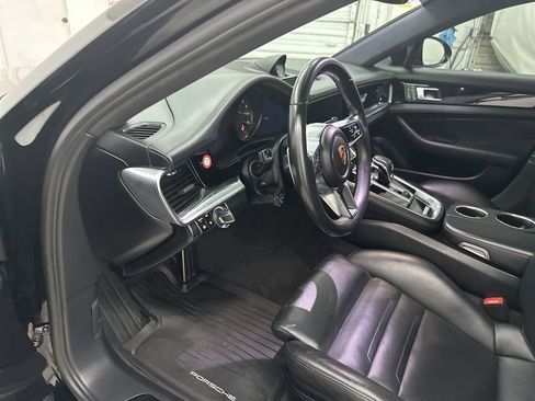 Used 2020 Porsche Panamera GTS w/ Premium Package Plus image 9