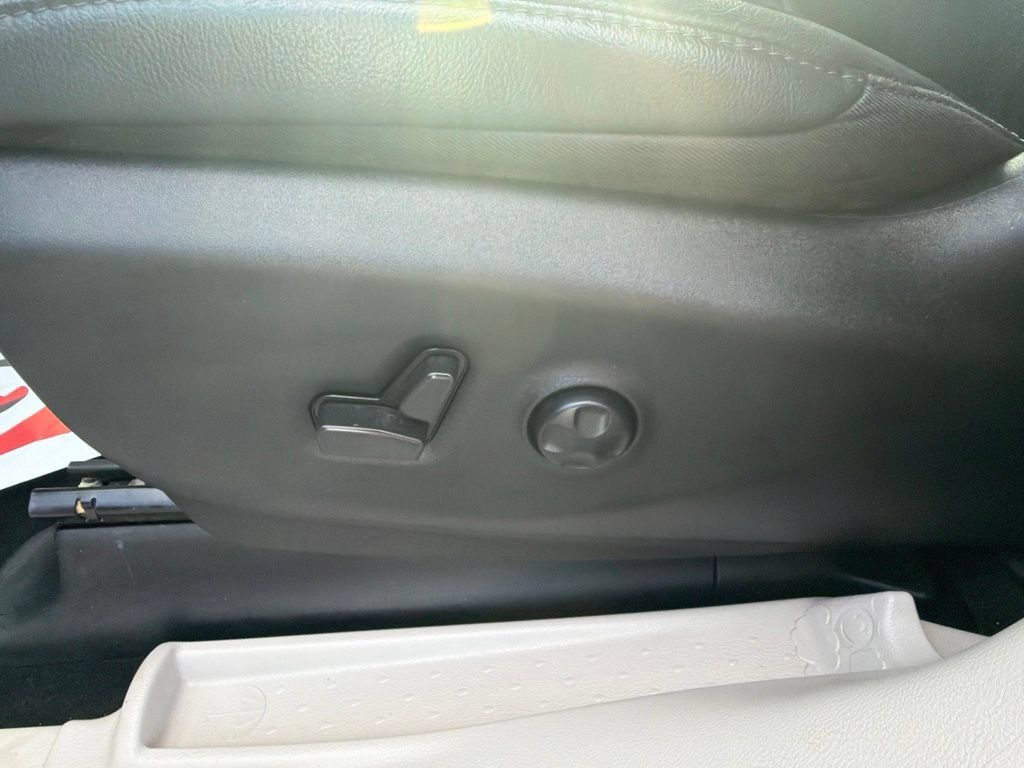 Used 2022 Chrysler Pacifica Touring-L FWD image 20