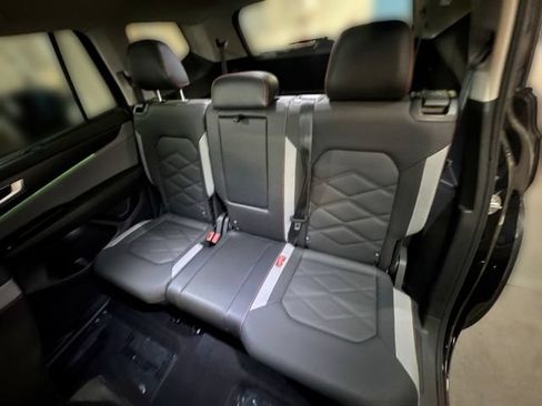 Certified 2025 Volkswagen Atlas Peak Edition SE AWD/4WD image 26