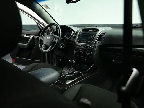 Used 2015 Kia Sorento LX image 28