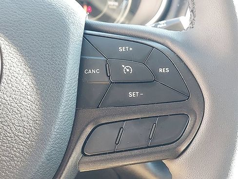 Used 2022 Jeep Cherokee Trailhawk w/ Comfort/Convenience Group AWD/4WD image 22