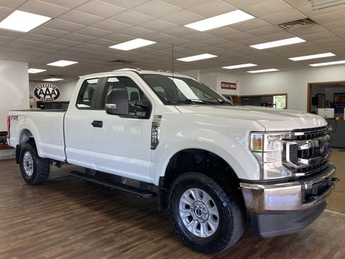 Used 2022 Ford F250 XL w/ STX Appearance Package AWD/4WD image 4