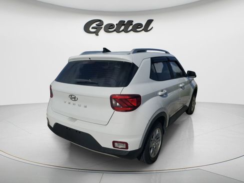 Used 2020 Hyundai Venue SEL FWD image 3