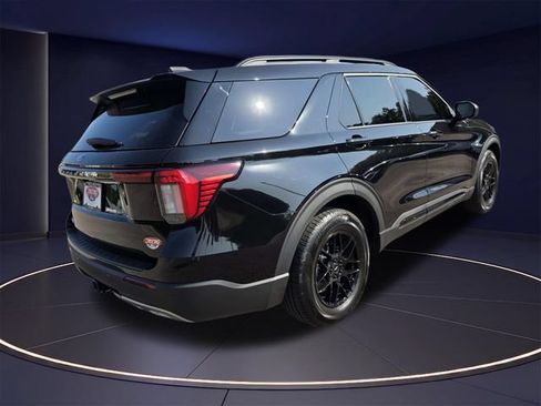 Certified 2026 Ford Explorer Active w/ Active Comfort Package RWD image 3