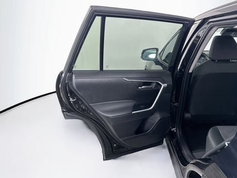 Used 2025 Toyota RAV4 XLE FWD image 27