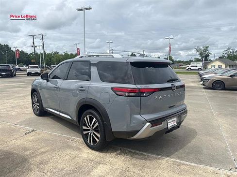 Used 2024 Nissan Pathfinder Platinum w/ Cargo Package FWD image 5