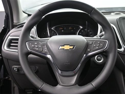 Used 2024 Chevrolet Equinox LT image 28