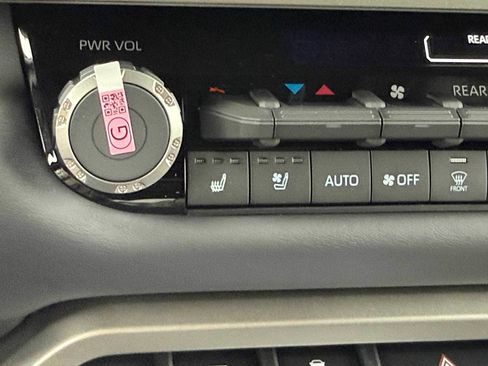 New 2026 Toyota Sequoia Platinum AWD/4WD image 19