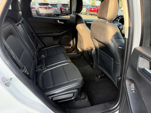 Used 2022 Ford Escape Titanium AWD/4WD image 24