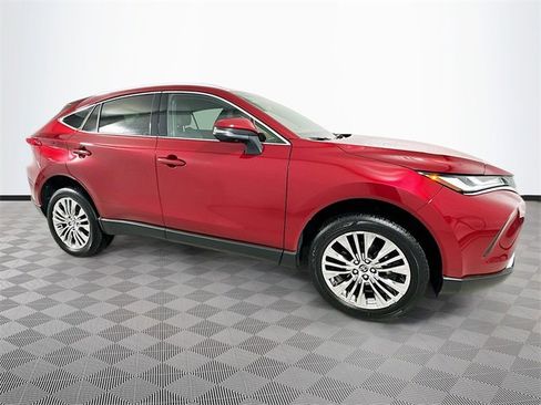 Used 2024 Toyota Venza Limited image 8