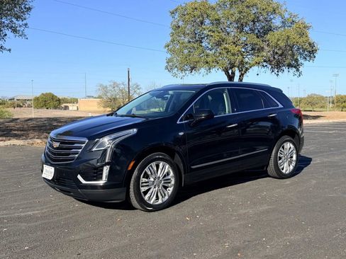 Used 2019 Cadillac XT5 Premium Luxury image 3