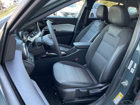 Used 2025 Chevrolet Trax LT image 14