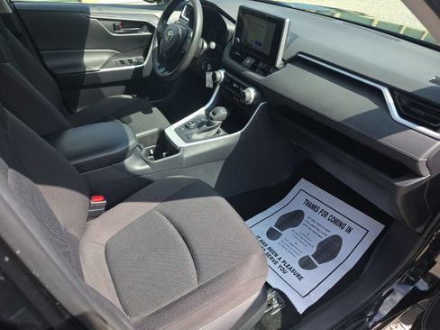 Certified 2025 Toyota RAV4 LE AWD/4WD image 17