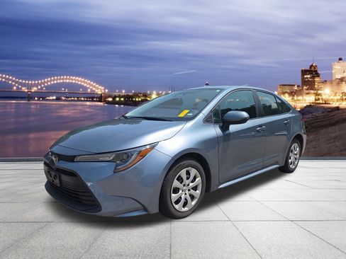 Used 2024 Toyota Corolla LE FWD image 1