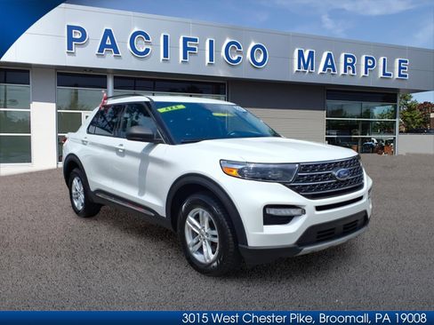 Certified 2022 Ford Explorer XLT w/ Equipment Group 202A AWD/4WD image 1