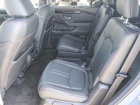 Used 2024 Honda Pilot TrailSport image 19