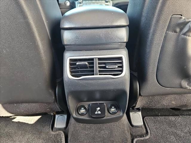 Used 2023 Hyundai Santa Fe Limited AWD/4WD image 18