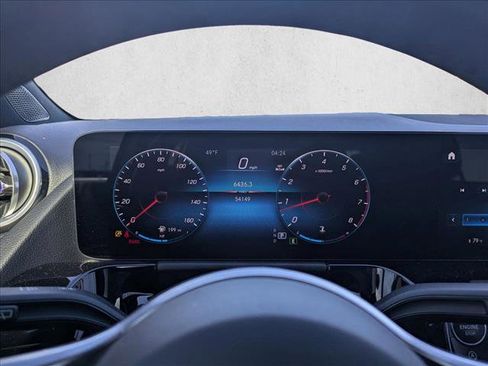 Used 2023 Mercedes-Benz GLA 250 4MATIC image 11