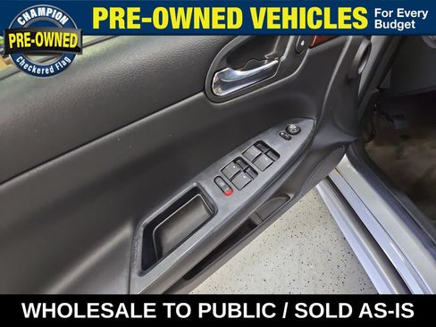 Used 2009 Chevrolet Impala LT FWD image 24