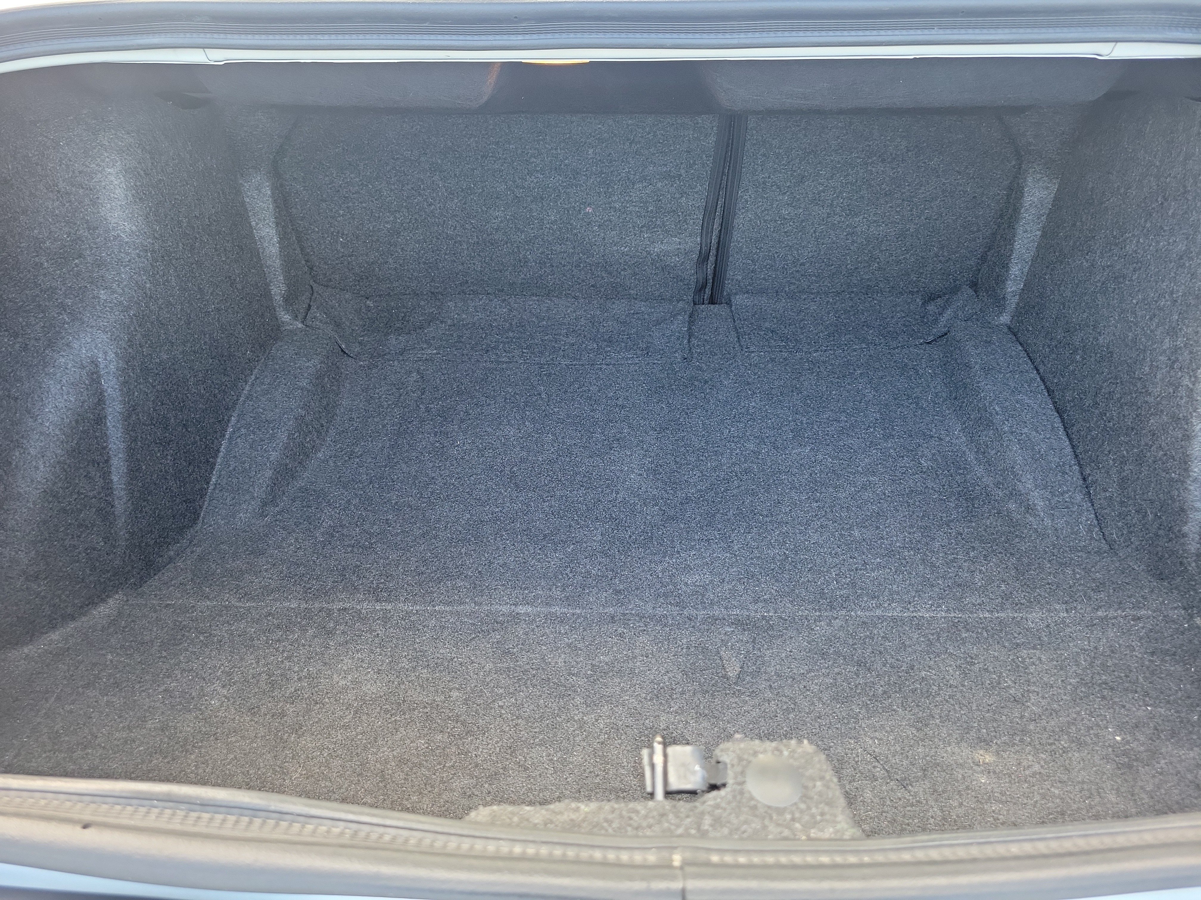 Used 2019 Dodge Challenger SXT RWD image 6