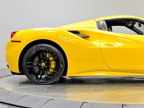 Used 2017 Ferrari 488 Spider RWD image 27