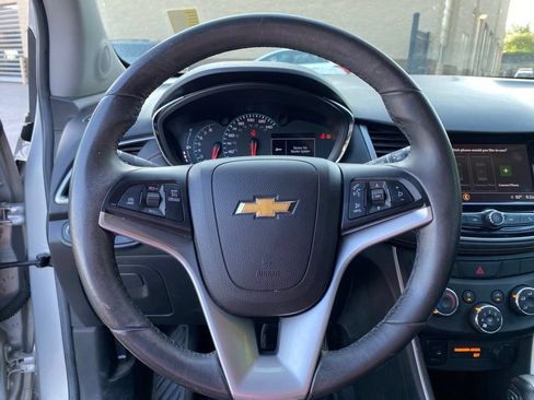 Used 2018 Chevrolet Trax LT w/ LT Convenience Package AWD/4WD image 8