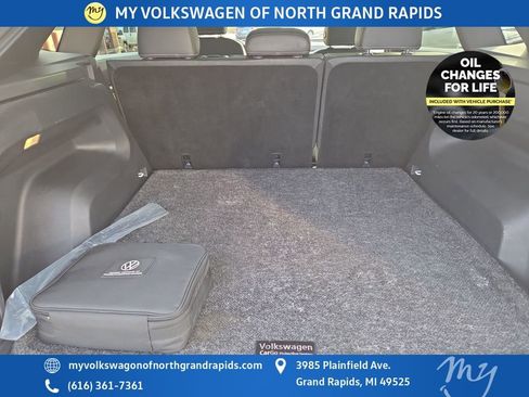 Used 2023 Volkswagen Atlas Cross Sport SEL R-Line image 28