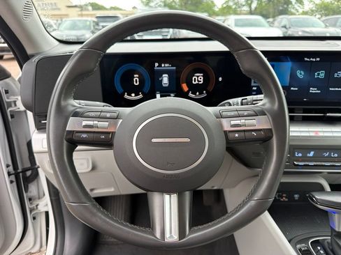 Used 2025 Hyundai Kona SEL FWD image 13