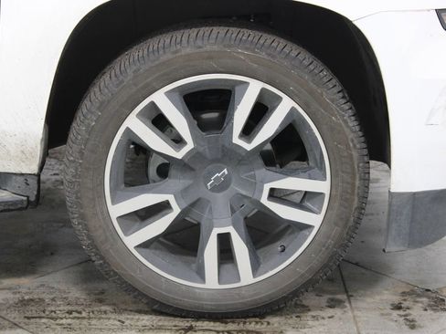 Used 2018 Chevrolet Suburban Premier image 12